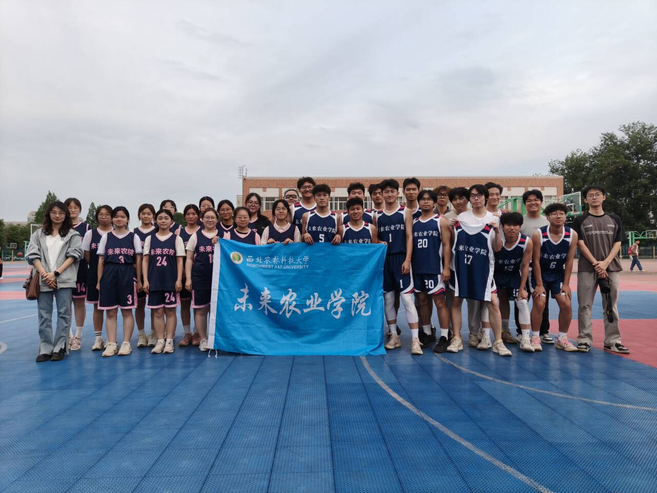 参赛选手合影留念.png