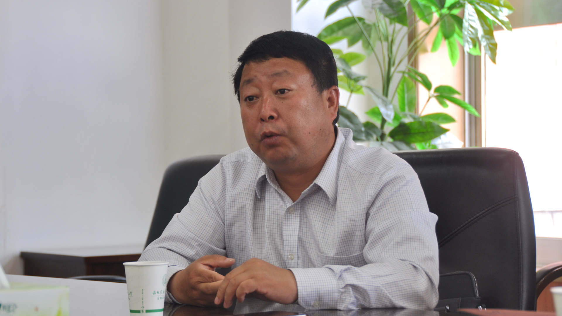 海江波副院长分享在喀麦隆的经历