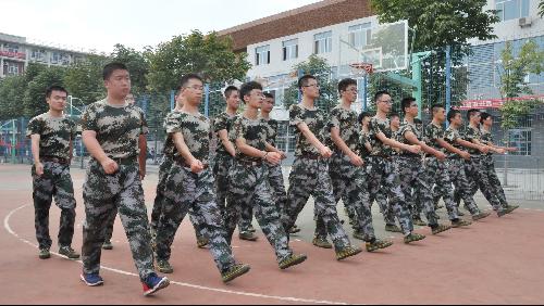 齐步走训练