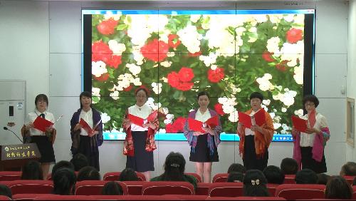 读书会朗读活动现场