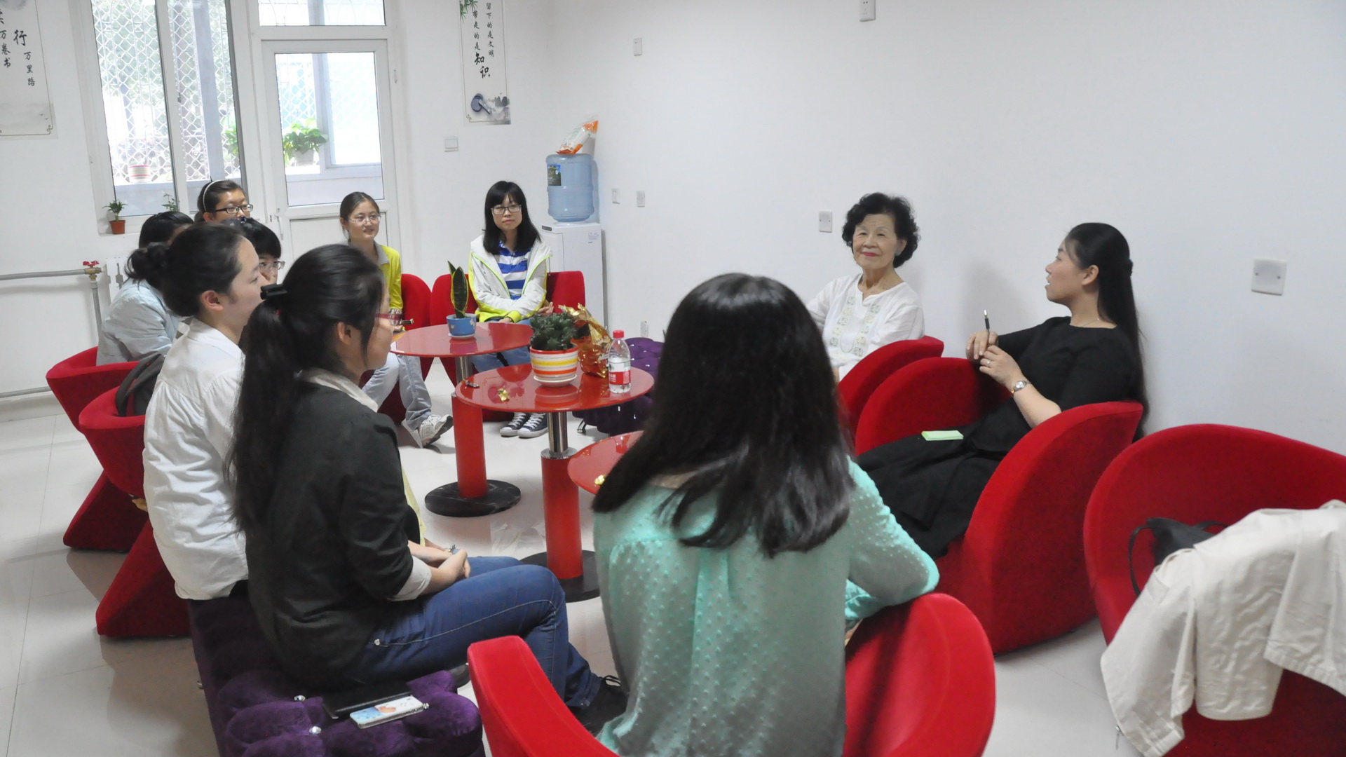 女性书屋的读书交流会